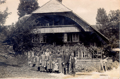 H&uuml;beli Farm House in late 1800's.